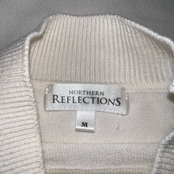 Northern Reflections Knitted Mock neck size M - Picture 3 of 4